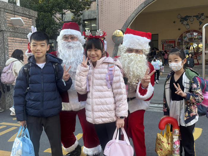 114.12.24家長會聖誕節活動及聖誕快閃圖片