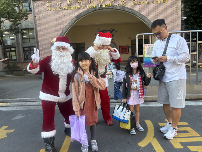 114.12.24家長會聖誕節活動及聖誕快閃圖片