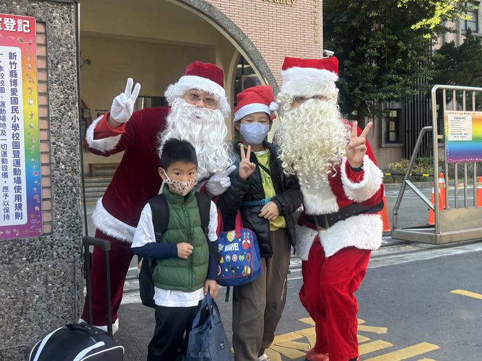 114.12.24家長會聖誕節活動及聖誕快閃圖片