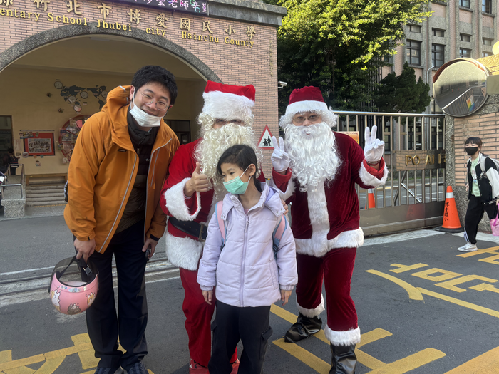 114.12.24家長會聖誕節活動及聖誕快閃圖片