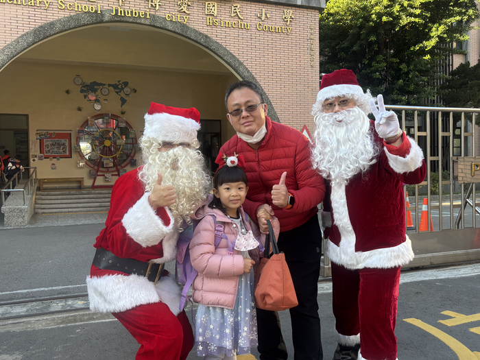 114.12.24家長會聖誕節活動及聖誕快閃圖片