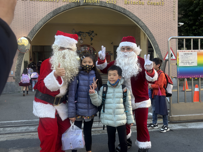 114.12.24家長會聖誕節活動及聖誕快閃圖片