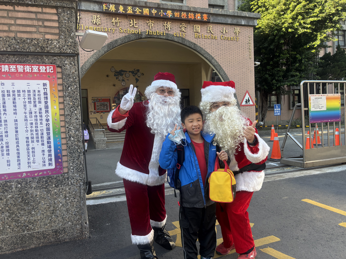 114.12.24家長會聖誕節活動及聖誕快閃圖片