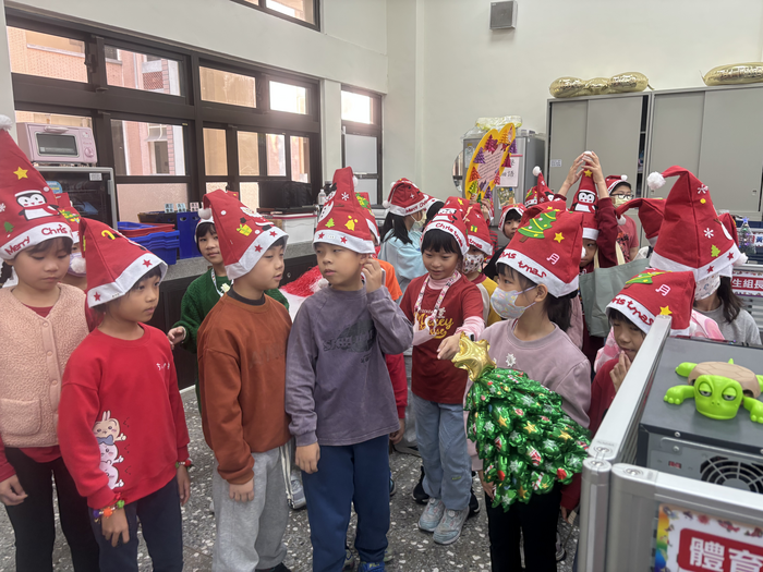 114.12.24家長會聖誕節活動及聖誕快閃圖片