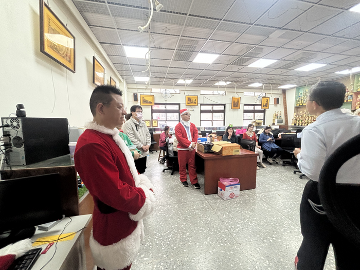 114.12.24家長會聖誕節活動及聖誕快閃圖片