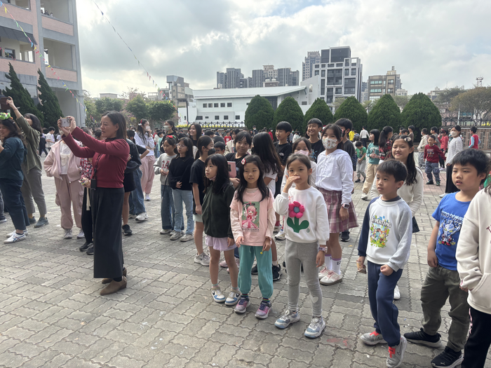 114.12.24家長會聖誕節活動及聖誕快閃圖片