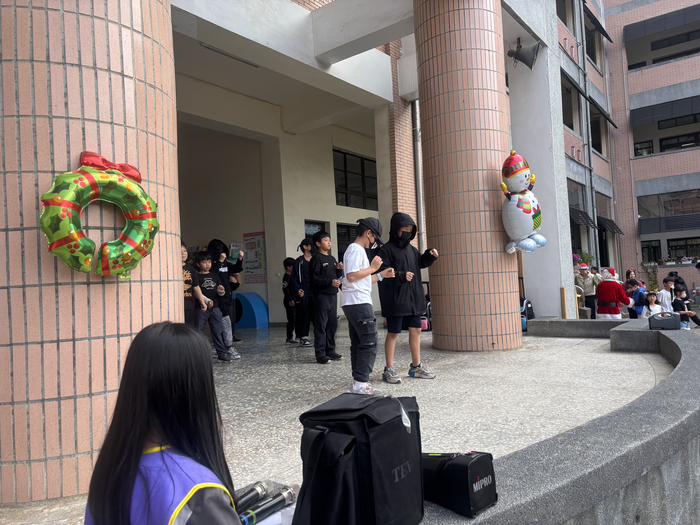 114.12.24家長會聖誕節活動及聖誕快閃圖片