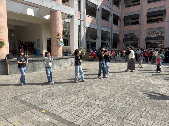 114.12.24家長會聖誕節活動及聖誕快閃圖片