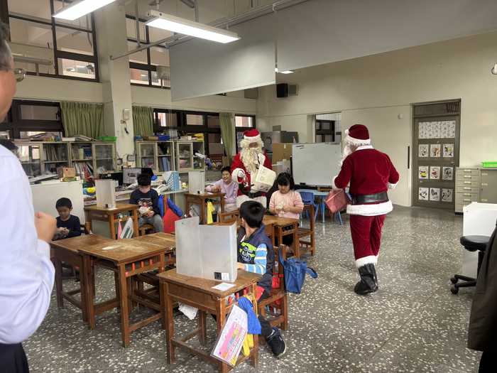 114.12.24家長會聖誕節活動及聖誕快閃圖片