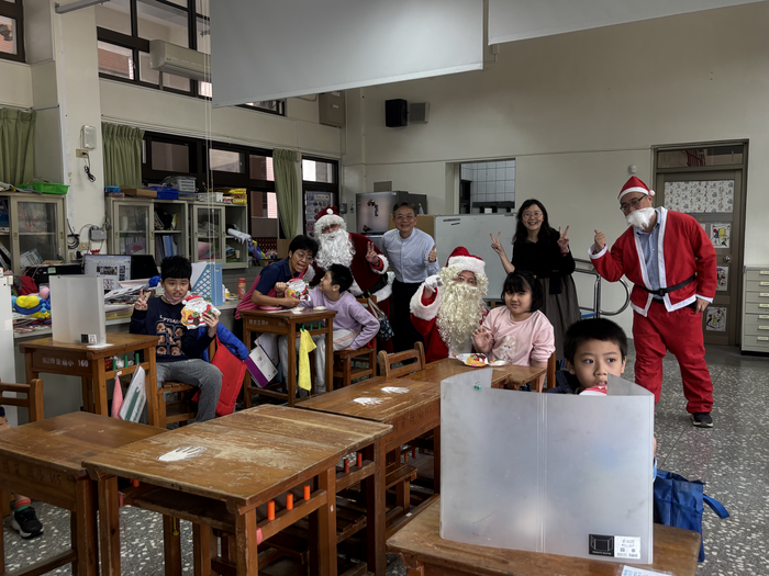 114.12.24家長會聖誕節活動及聖誕快閃圖片