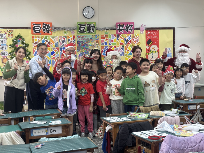 114.12.24家長會聖誕節活動及聖誕快閃圖片