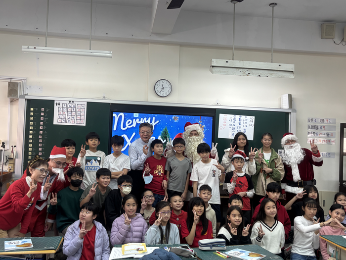 114.12.24家長會聖誕節活動及聖誕快閃圖片