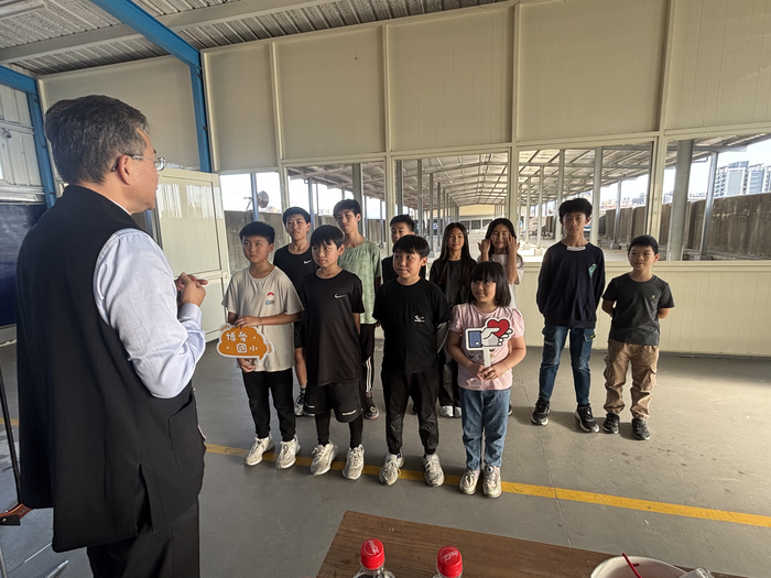 114.12.17國樂團.射箭隊慶功宴圖片