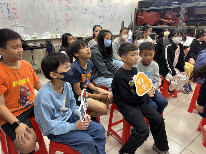 114.12.17國樂團.射箭隊慶功宴圖片