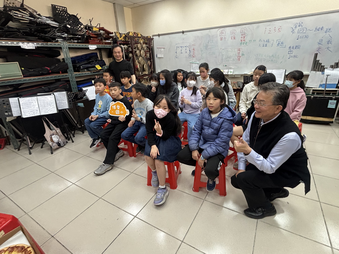 114.12.17國樂團.射箭隊慶功宴圖片